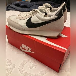 NIKE Daybreak Trainers - Womens 6 - Pale Ivory Black Spruce Aura - Worn 1x
